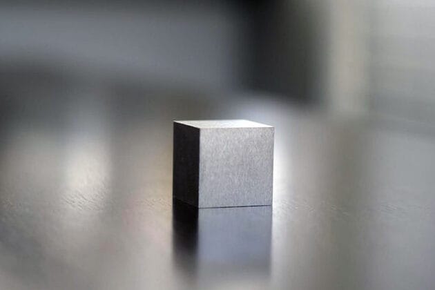 世界一重い物質、その驚業的な事実 1 e4b896e7958ce4b880e9878de38184e789a9e8b3aae38081e3819de381aee9a99ae6a5ade79a84e381aae4ba8be5ae9f