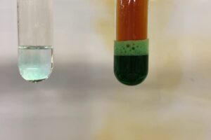 銅と濃硝酸、その化学反応と実験